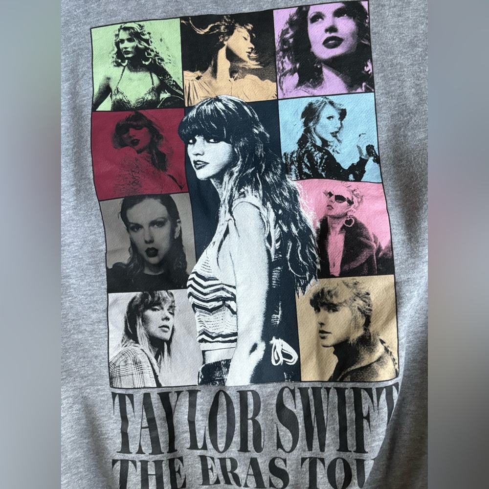 Official Taylor Swift Eras Tour Crewneck, USED - Picture 16 of 16